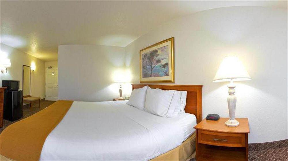 Holiday Inn Express Hotel & Suites Ames By Ihg Eksteriør billede