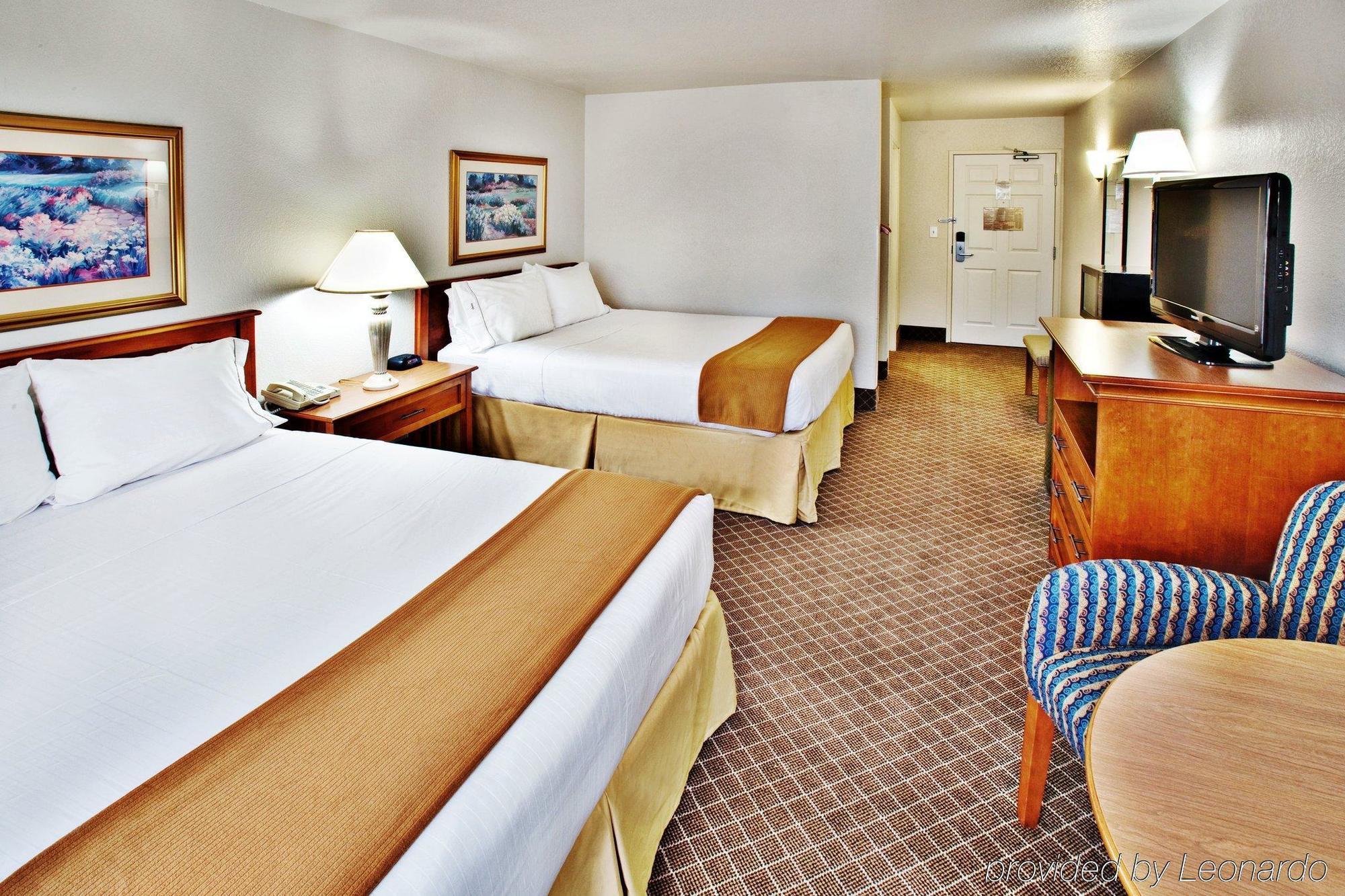 Holiday Inn Express Hotel & Suites Ames By Ihg Eksteriør billede