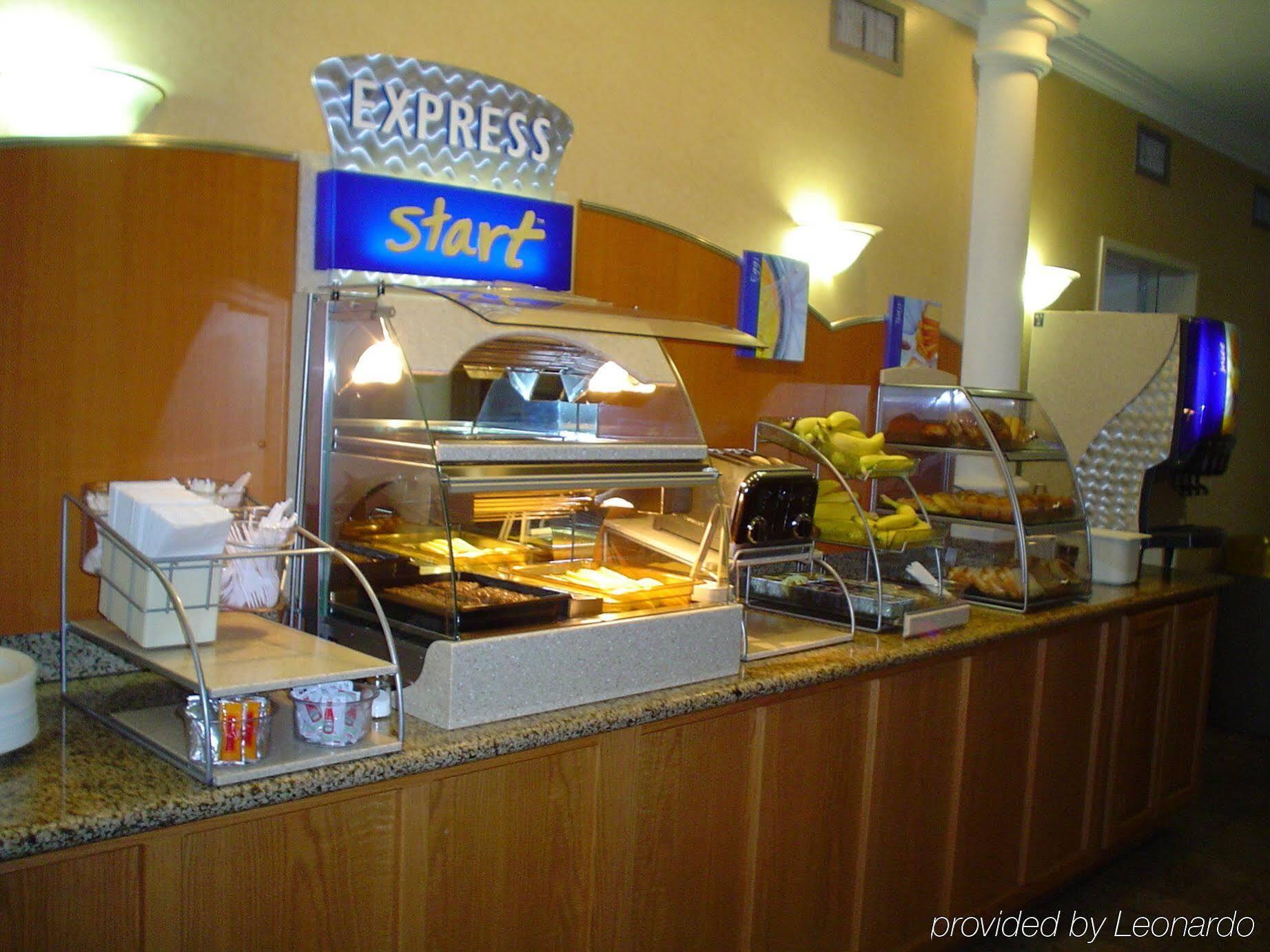 Holiday Inn Express Hotel & Suites Ames By Ihg Eksteriør billede